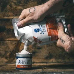 Peeling do twarzy The Bluebeards Revenge Face Scrub 500 ml